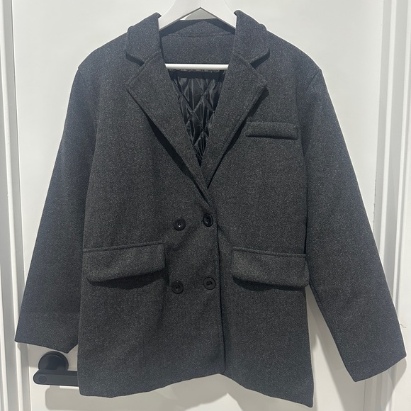 GRAY COAT WITH LIGHT INSIDE PADDING - Picture 1 of 11